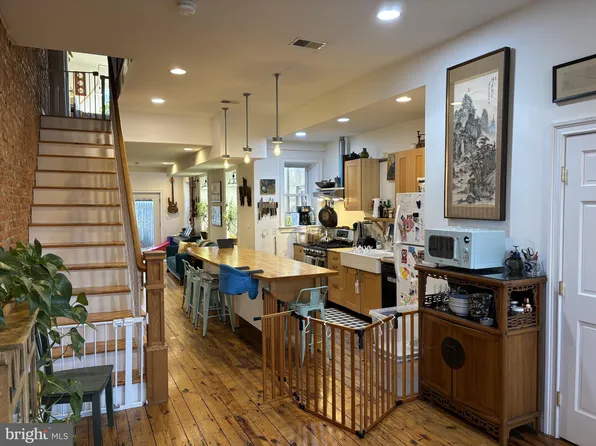 2944 Cambridge St, Philadelphia, PA 19130