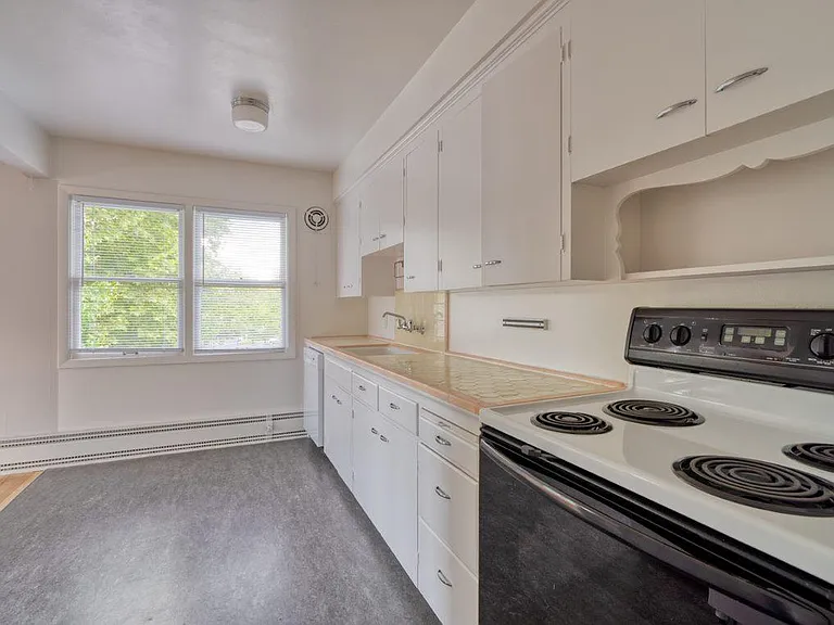 2244 NW Overton St #5 — Photo 6