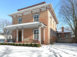 212 S Main St, Sycamore, IL 60178