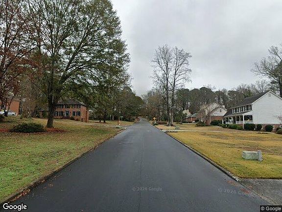 Exterior Neighborhood (street photo)