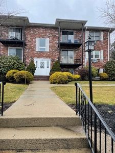 25 Pine St UNIT D, Canton, MA, 02021