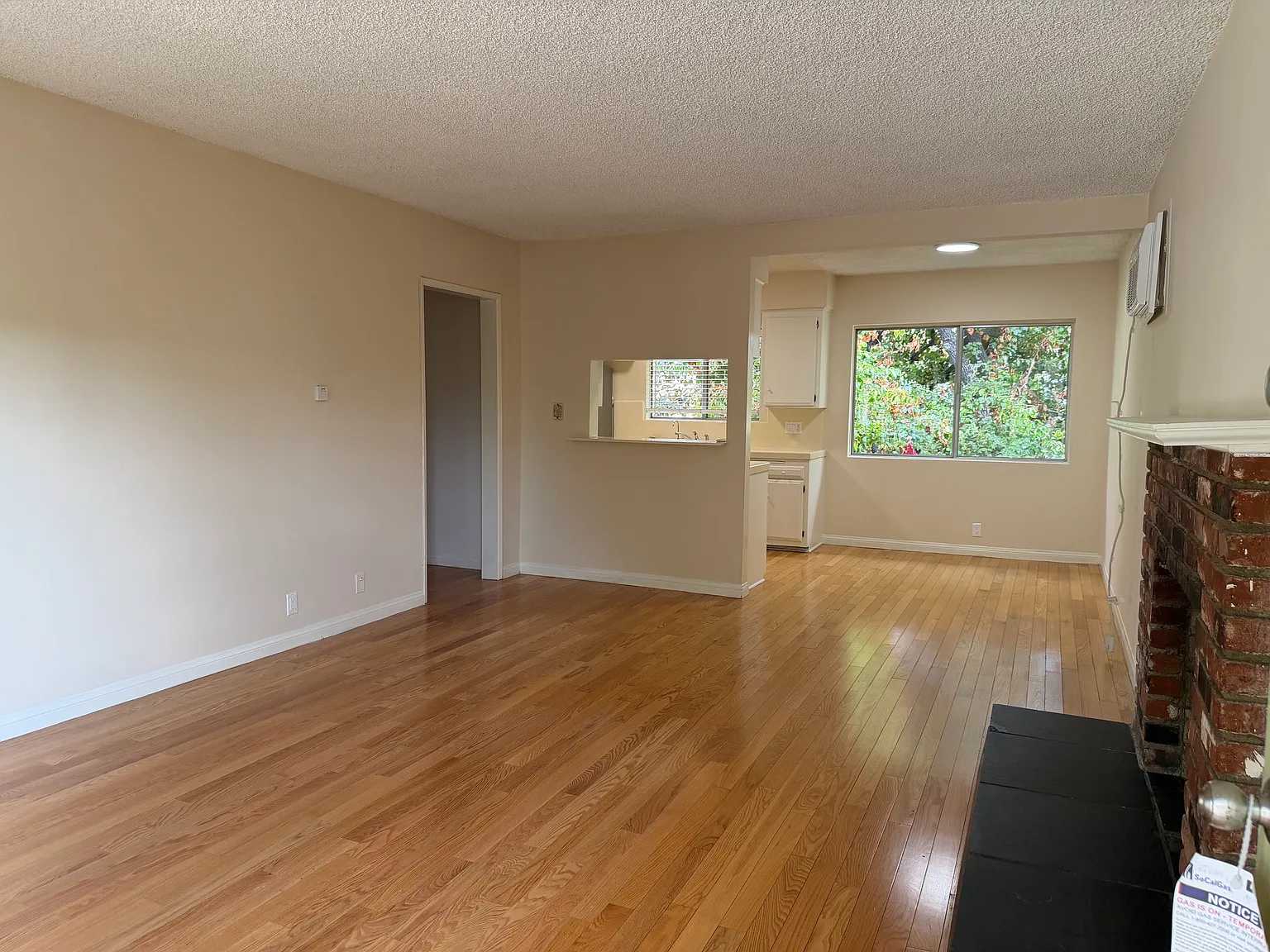 2 bed, 1142 sqft, $2,525 — Photo 2