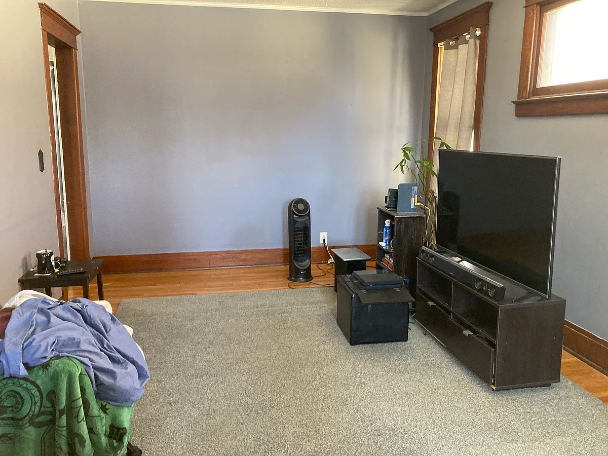 Building Photo - 84 Lovering Ave #2