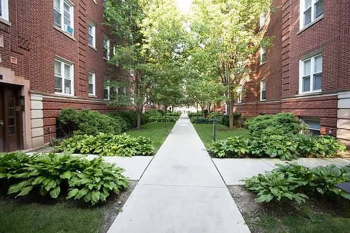4721 S. Ellis Avenue — Photo 1