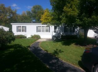 954 Easy St, Menasha, WI 54952