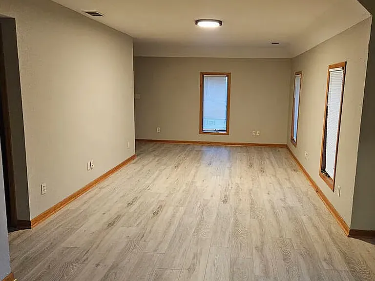 834 Park Ave — Photo 5