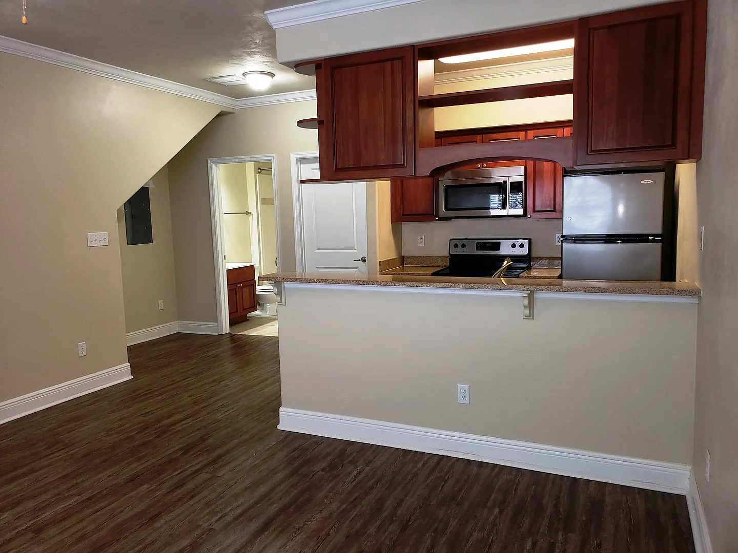 3 bedroom/ 3 bath town home for rent in Univerity Green's gated community with a pool and renting... — Photo 1