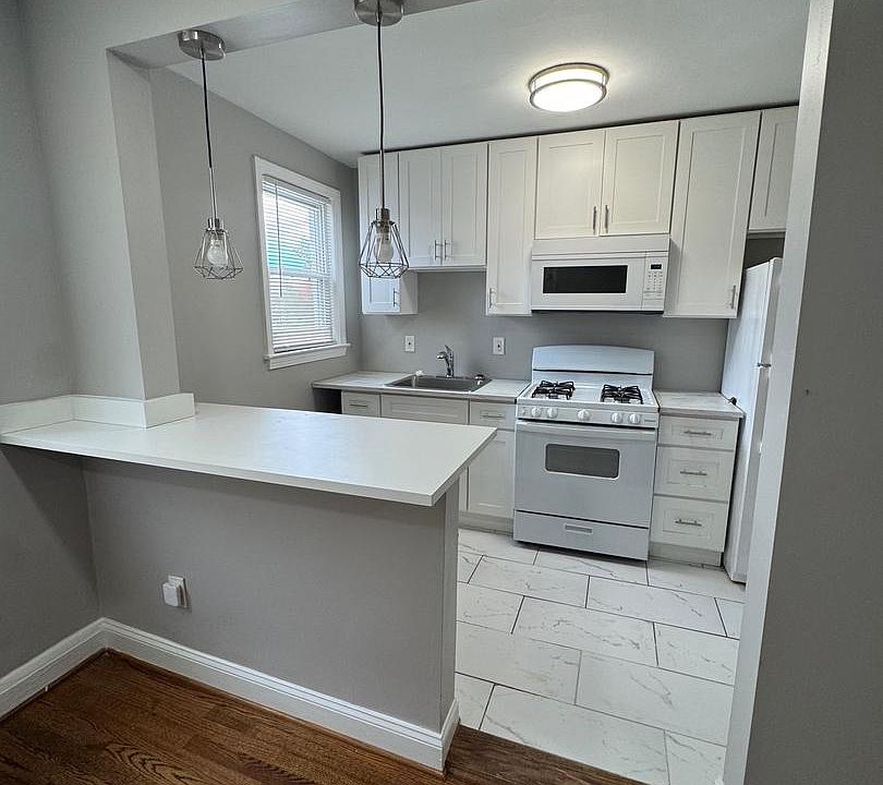 1st image of 1104 Meridene Dr #1