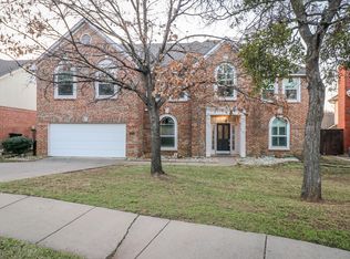 1081 Woodbriar Dr, Grapevine, TX 76051