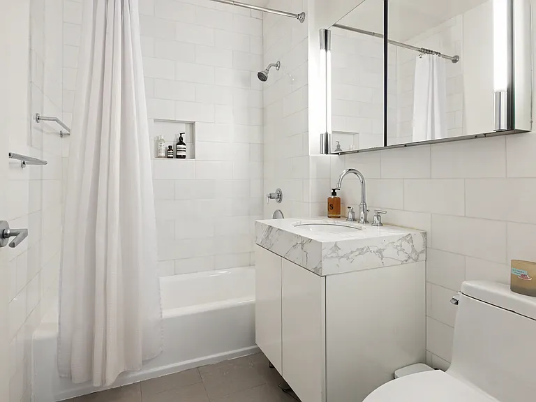 300 E 64th St #10A — Photo 7