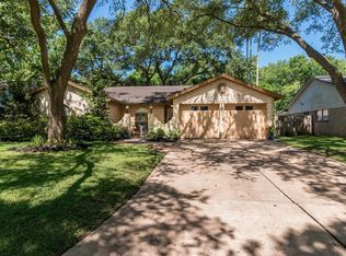 5017 Oak Ct, Dickinson, TX 77539
