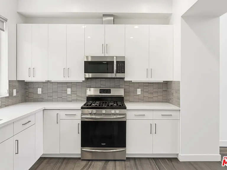 6021 W Beachwood Ln — Photo 7