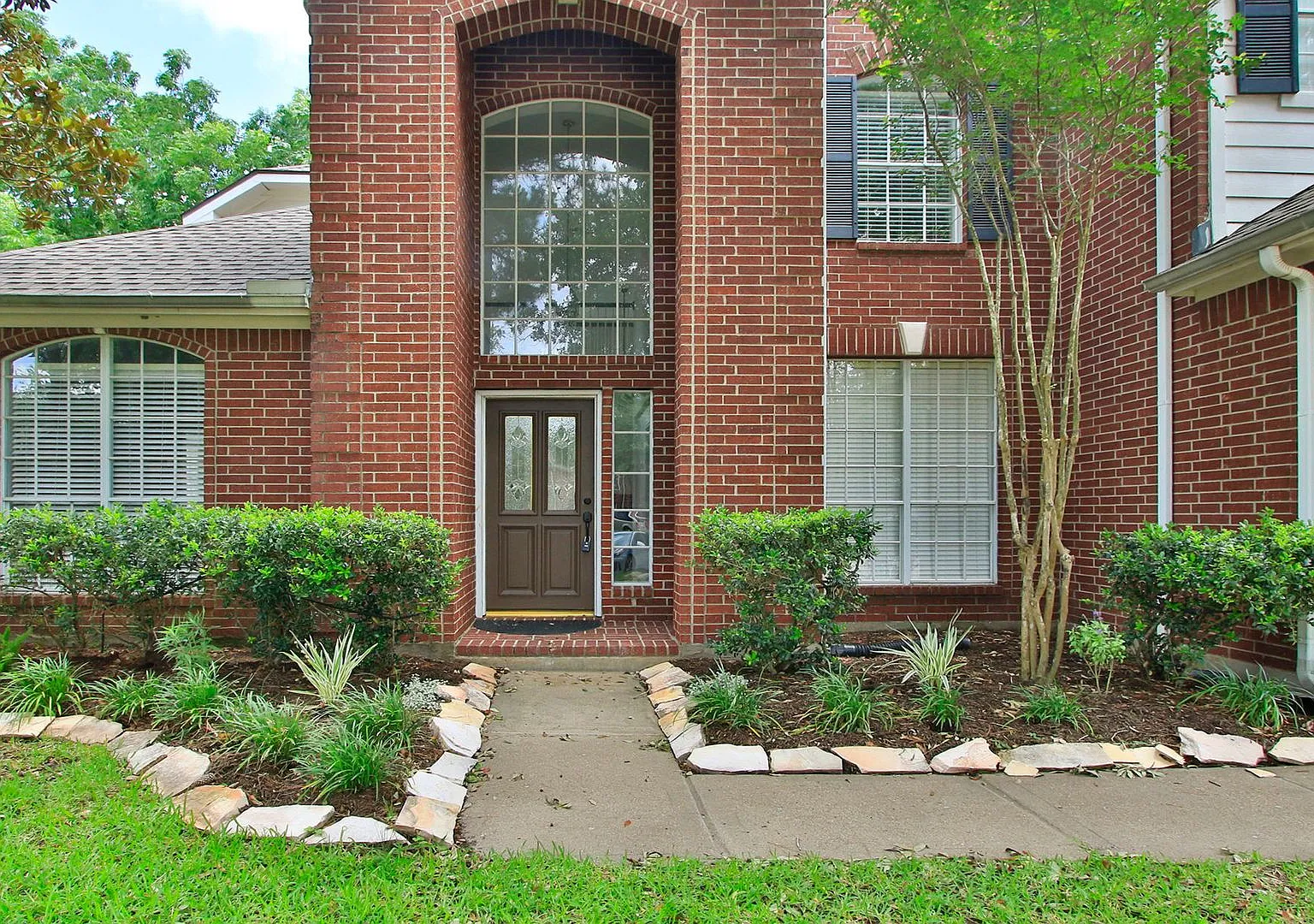 For Lease | 4 Bed, 2.5 Bath | 2,686 Sq Ft | Stone Gate Community | — Photo 4