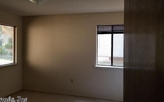 3rd image of 36 Prince Dr