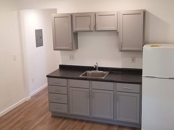 5th image of 947 Woodmere Ave #B