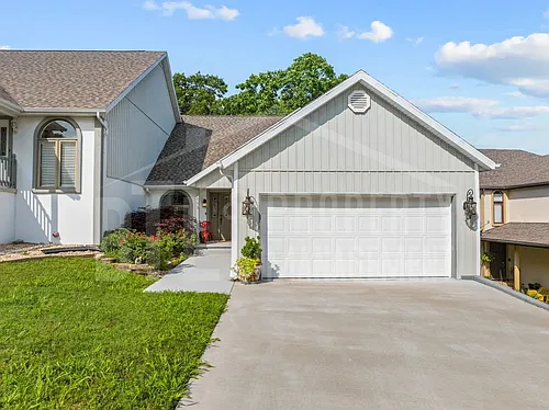 185 Eagle Pointe Dr Photo 1