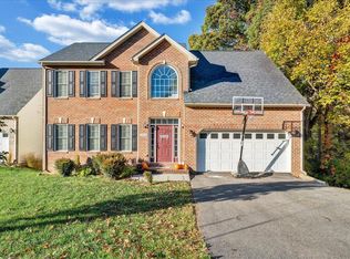 8406 Barrens Rd, Roanoke, VA 24019