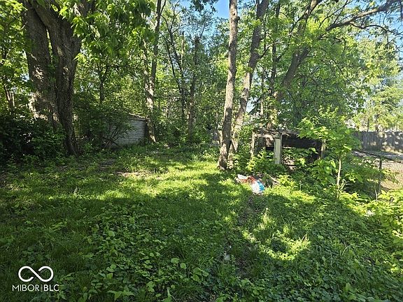 4th image of 962 N Belleview Pl