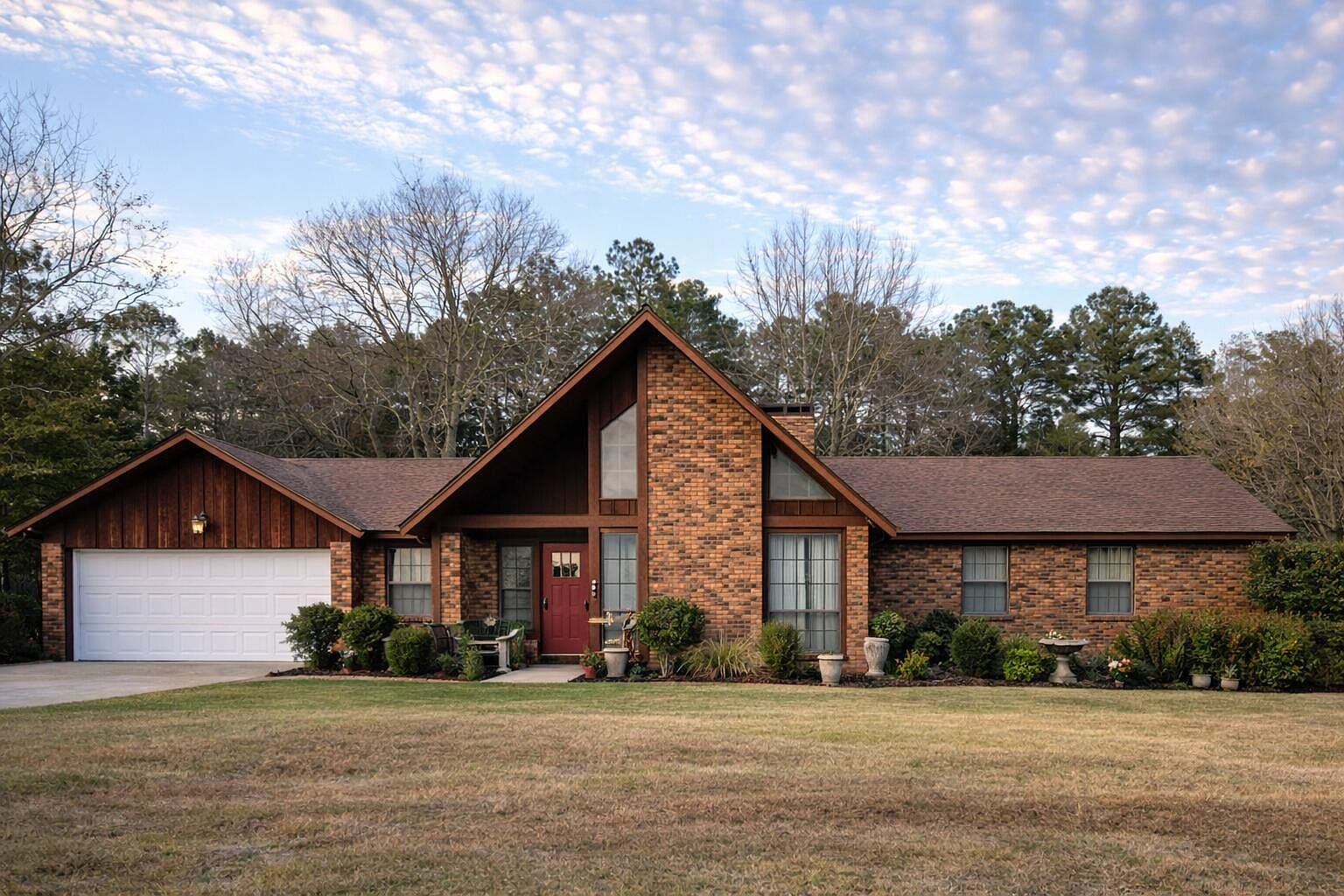 House on the hill トップス brown horse 80 80 Brown Rd, Stillwater, NY 12170 [Updated 3/2]