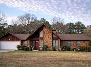 20 Sunset Hills Rd, Laurel, MS 39443