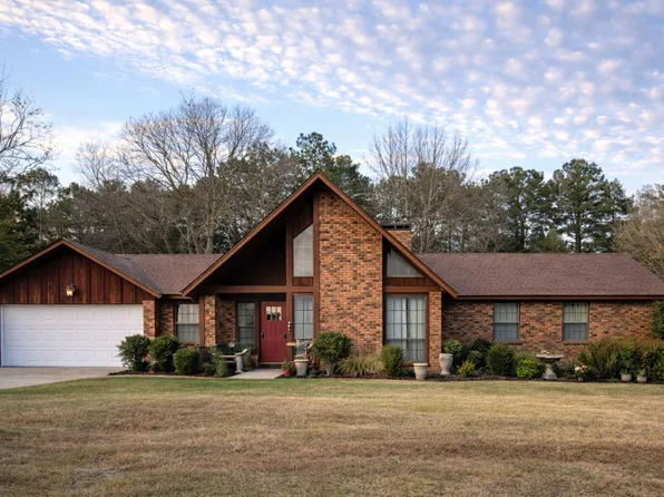 20 Sunset Hills Rd, Laurel, MS 39443