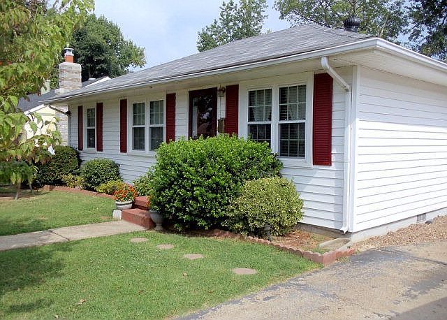 1st image of 509 Monterrey Dr