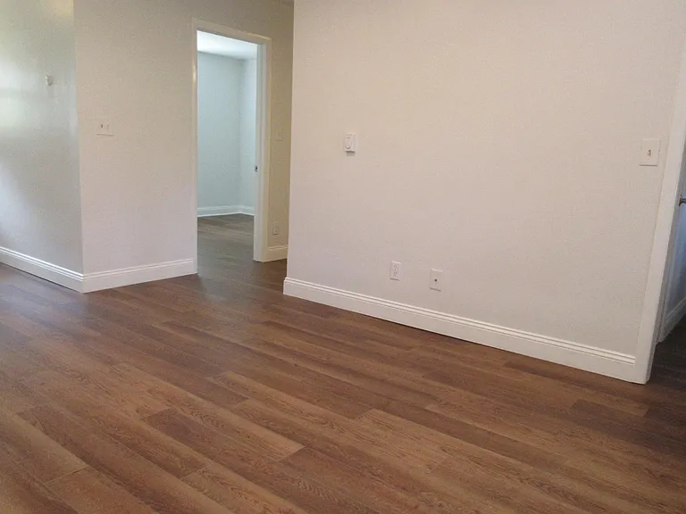 1609 Hawthorn Dr #2 — Photo 3