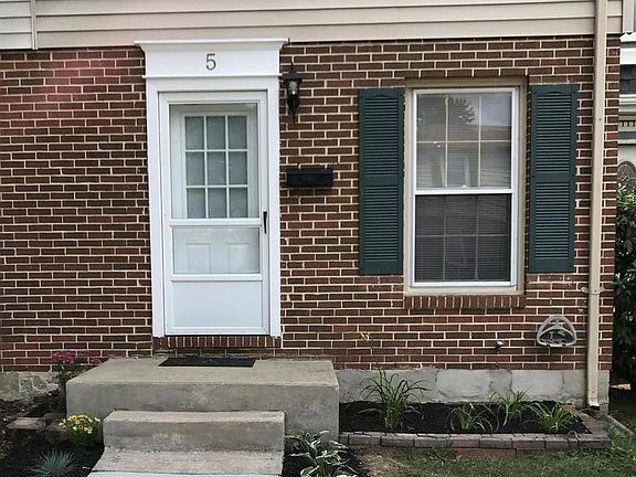 2nd image of 5 Durness Ct #31C