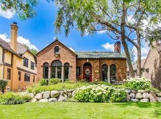 210 Berry Pkwy, Park Ridge, IL 60068