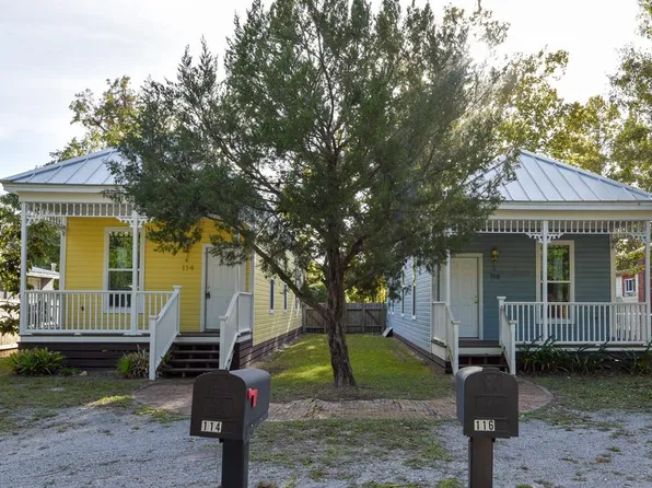 114 & 116 10th St, Apalachicola, FL 32320