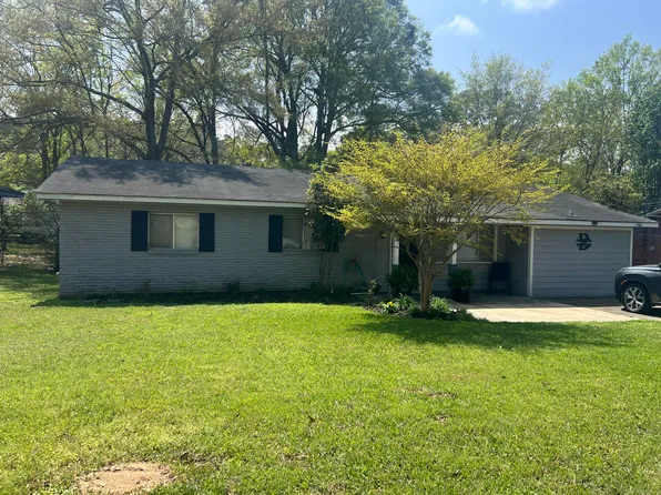 910 Sunset Cir, Columbia, MS 39429