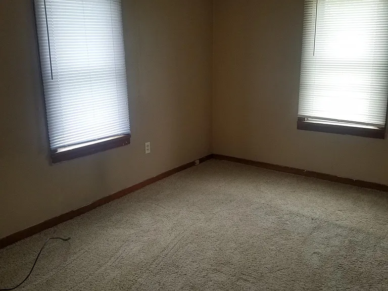 116 1/2 S Pearl St — Photo 6
