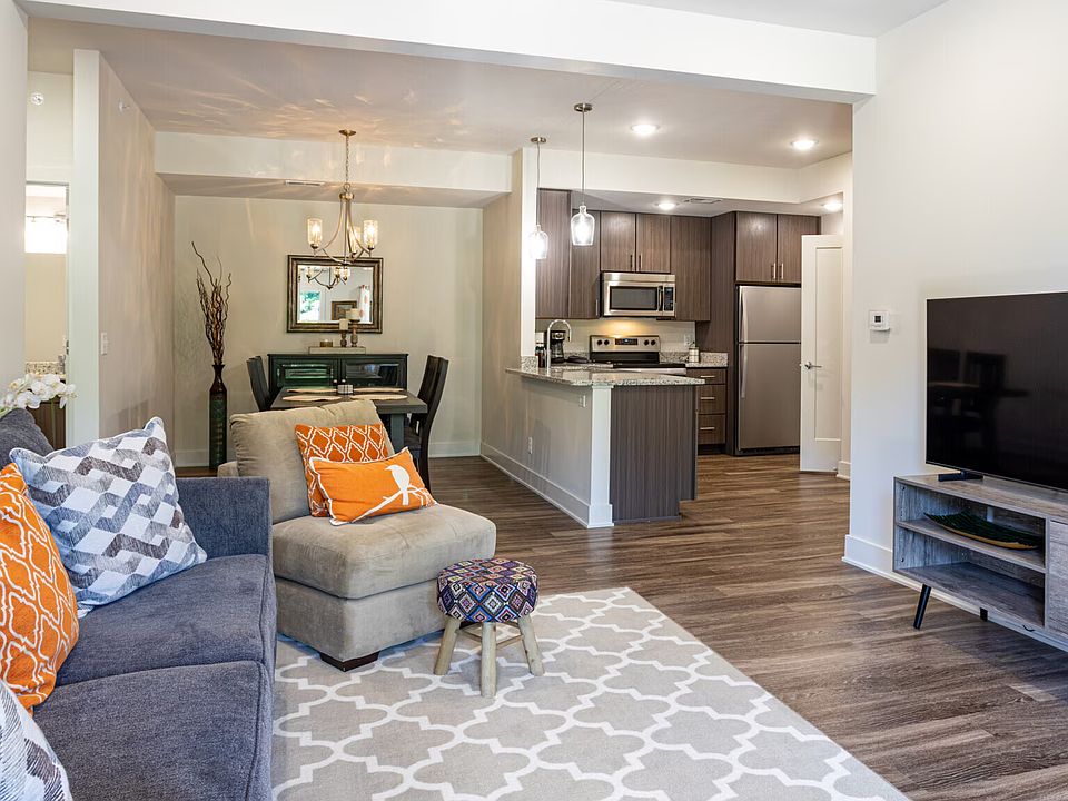 Winding Springs|Living room