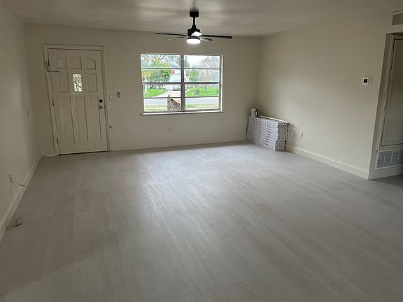 4th image of 1513 Ormond Ave