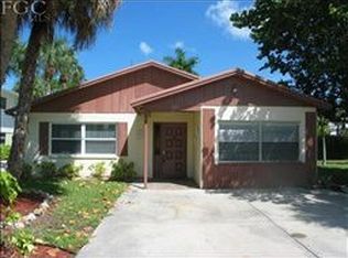 127 Hercules Dr, Fort Myers Beach, FL 33931