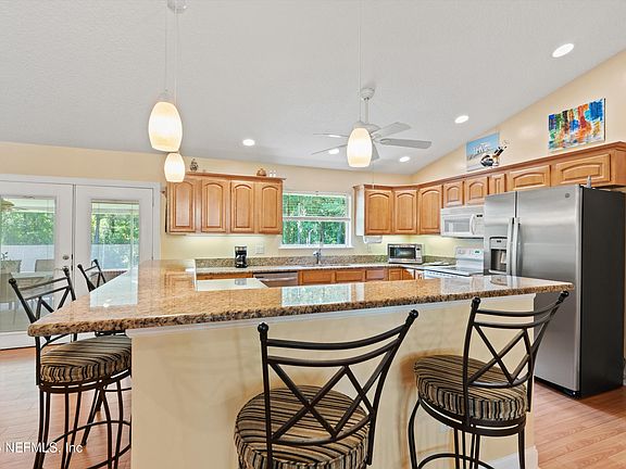 5th image of 2717 POINSETTIA Avenue