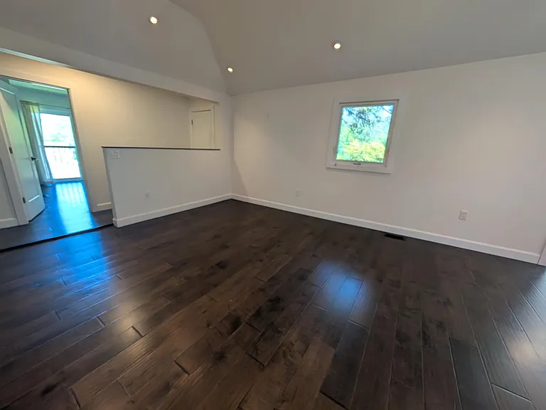 89 Factory St — Photo 6