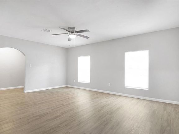 3rd image of 700 Littlewood St