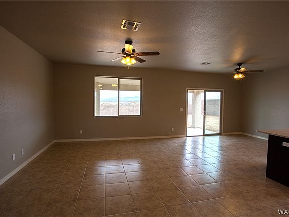4th image of 3316 Brenda Street