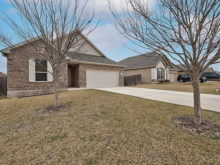 131 Connor Elkins Dr — Photo 2
