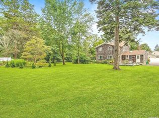 599 S Country Rd, East Patchogue, NY 11772