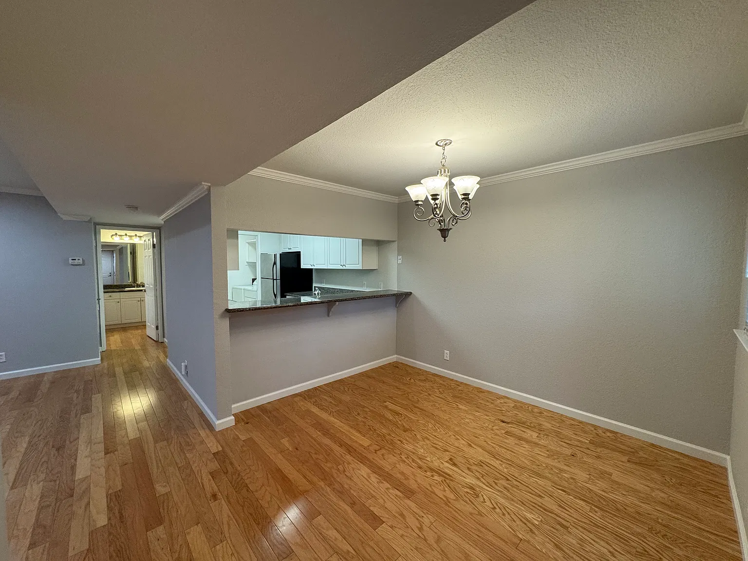 2 bed, 1123 sqft, $2,995 — Photo 3