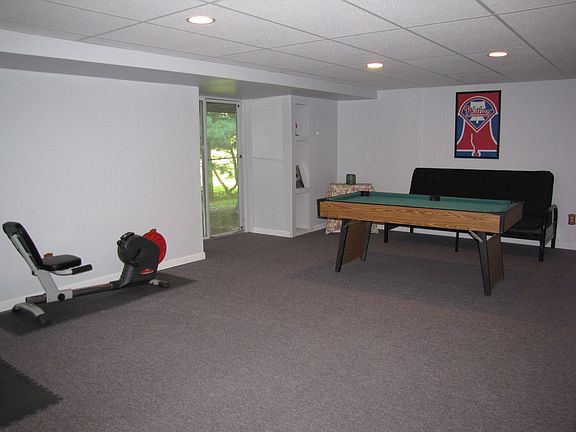 finished basement adds 400 sq ft of usable space