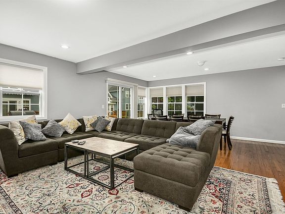 5th image of 27-29 Broadlawn Dr #27-29