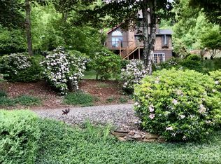262 Azalea Hills Ln, Spruce Pine, NC 28777