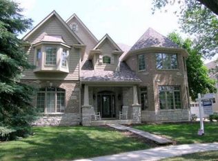 646 S Wright St, Naperville, IL 60540