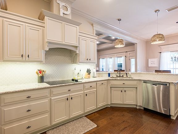 2nd image of 4546 Amelia Cir