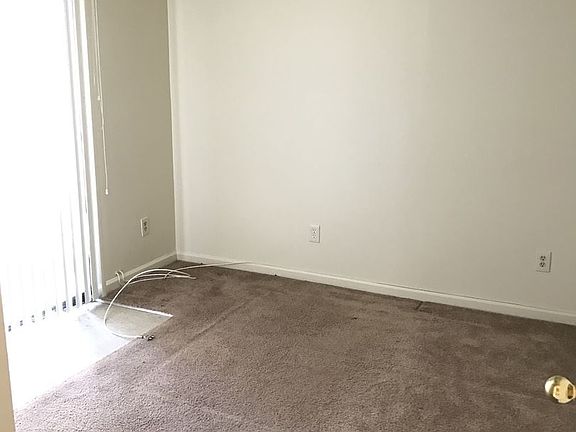 4th image of 9705 Park St