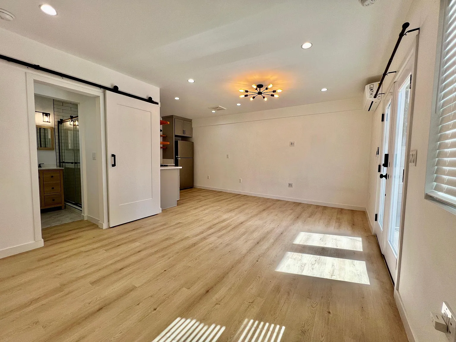 5108 Crenshaw Blvd — Photo 3