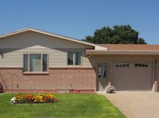 617 W 5th St, Grant, NE 69140